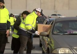 Drive Thru Program with the Foodbank VIC volunteers